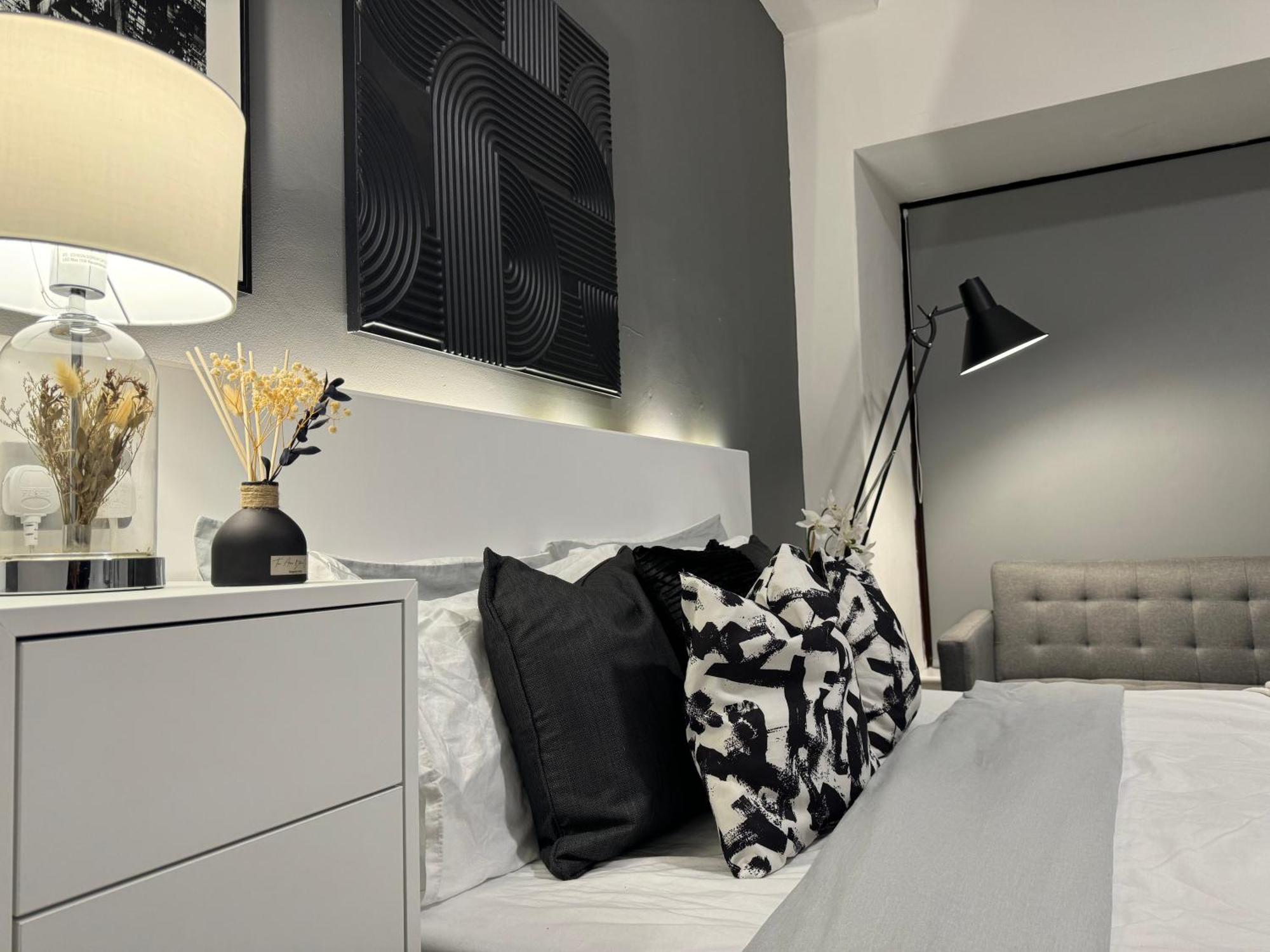 York House Private Apartment